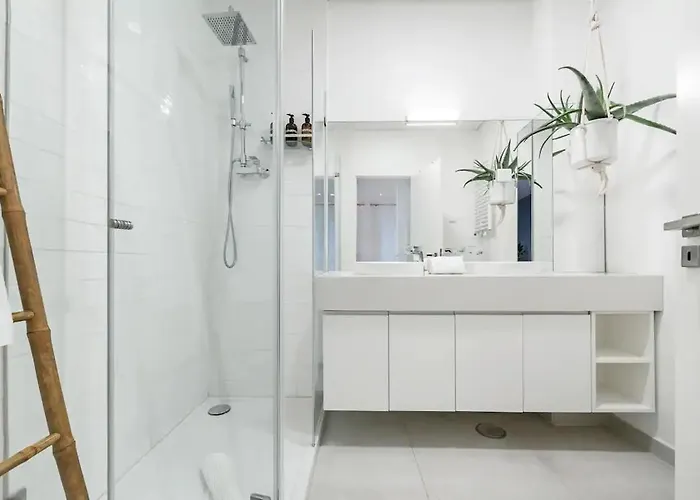 New Bright Design With Spacious Balcony Appartement *