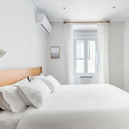 New Bright Design With Spacious Balcony شقة Lisboa