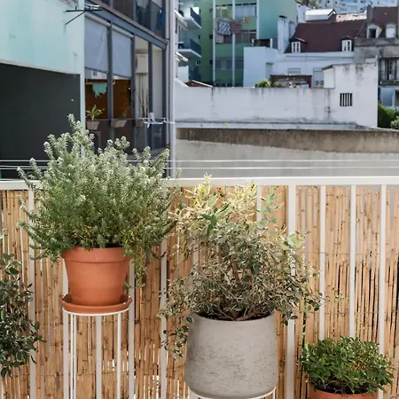 New Bright Design With Spacious Balcony * Lisbona