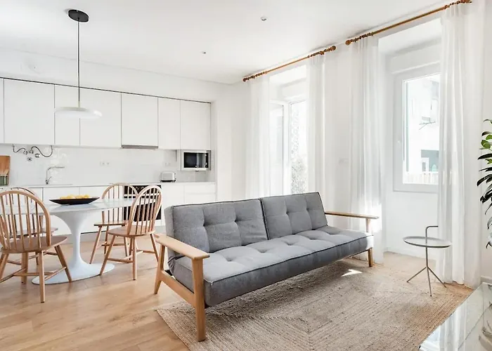 New Bright Design With Spacious Balcony Διαμέρισμα Lisboa